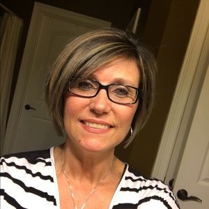 Meet your Posher, Connie